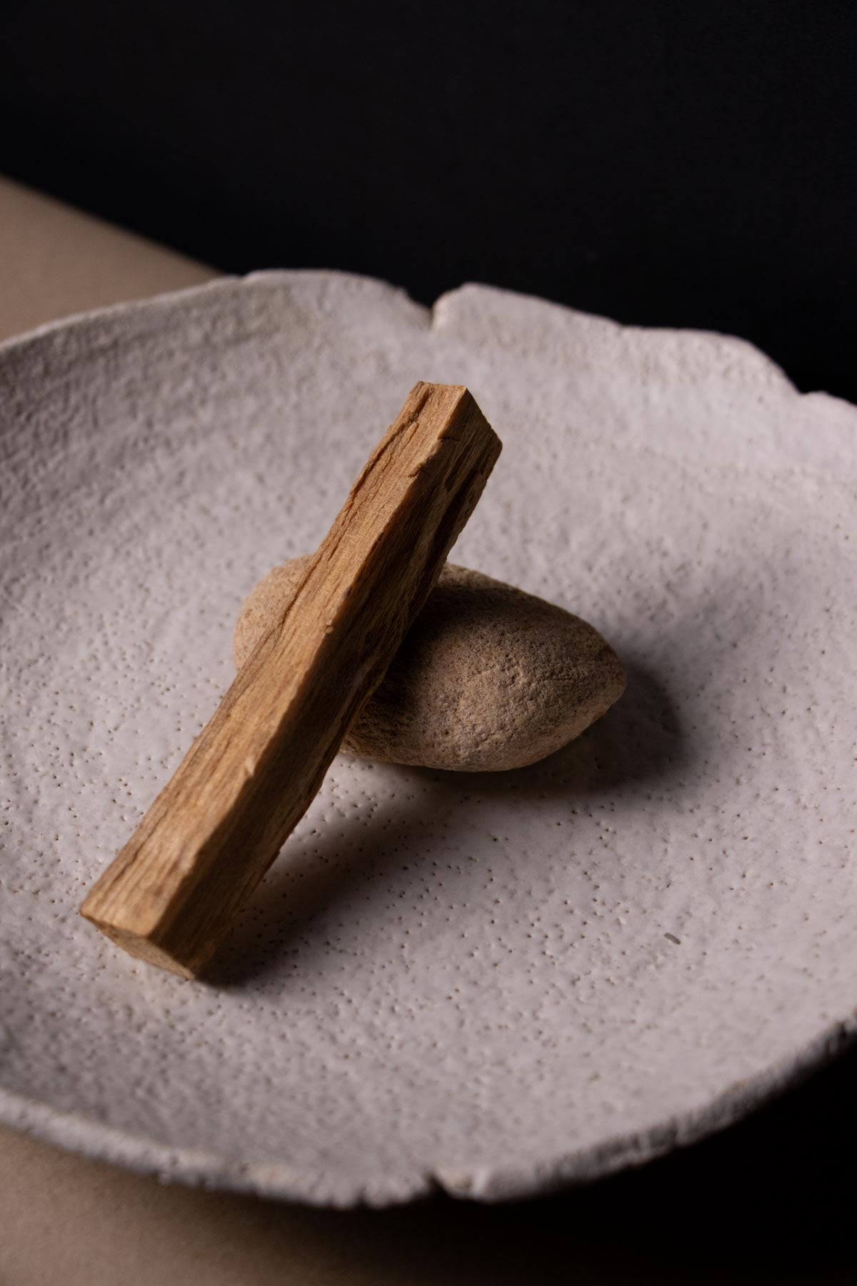 ClaireLune Ritual Kit Untitled I piatto gres bianco tormalina
