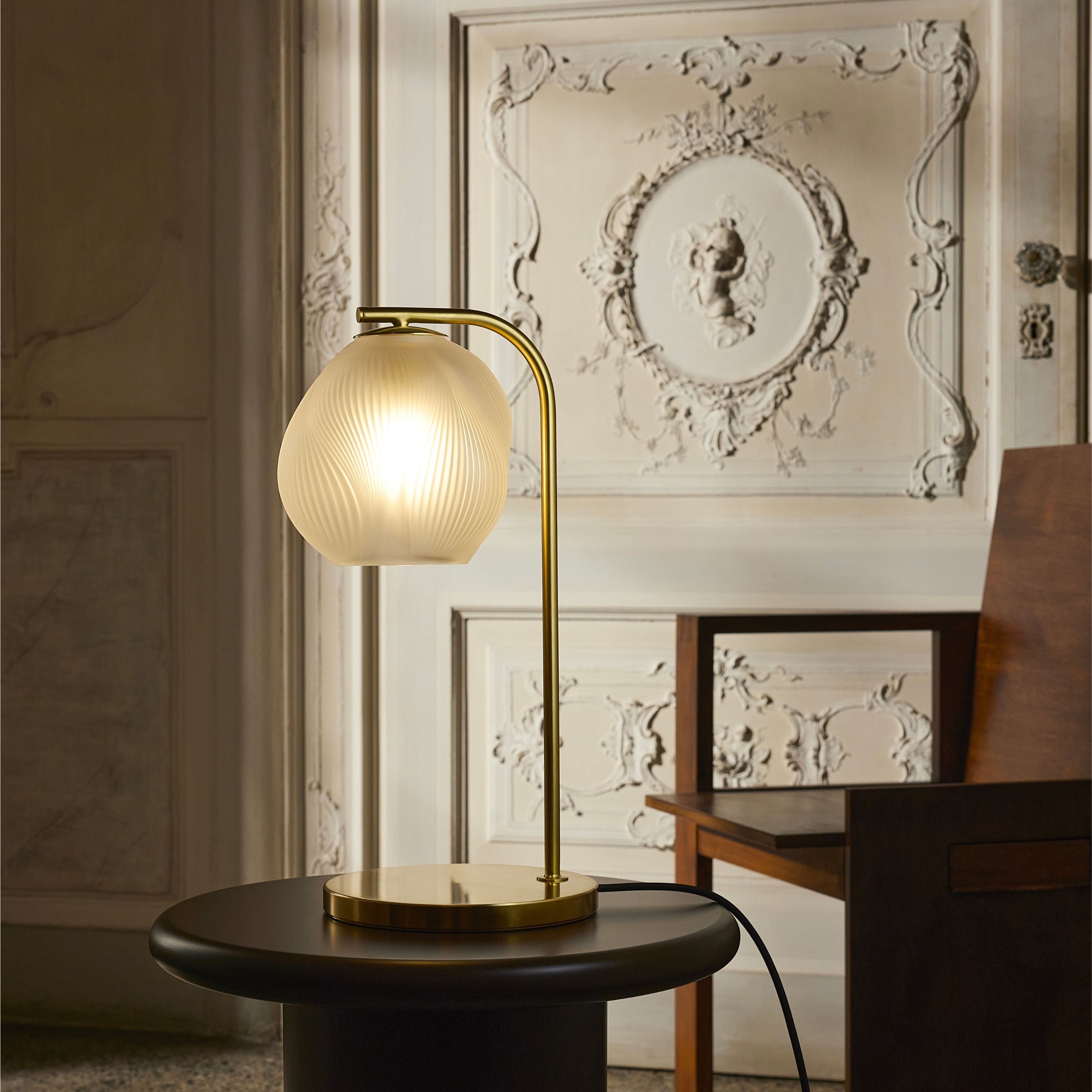 René Lalique Alizé lampada da tavolo cristallo oro satinato