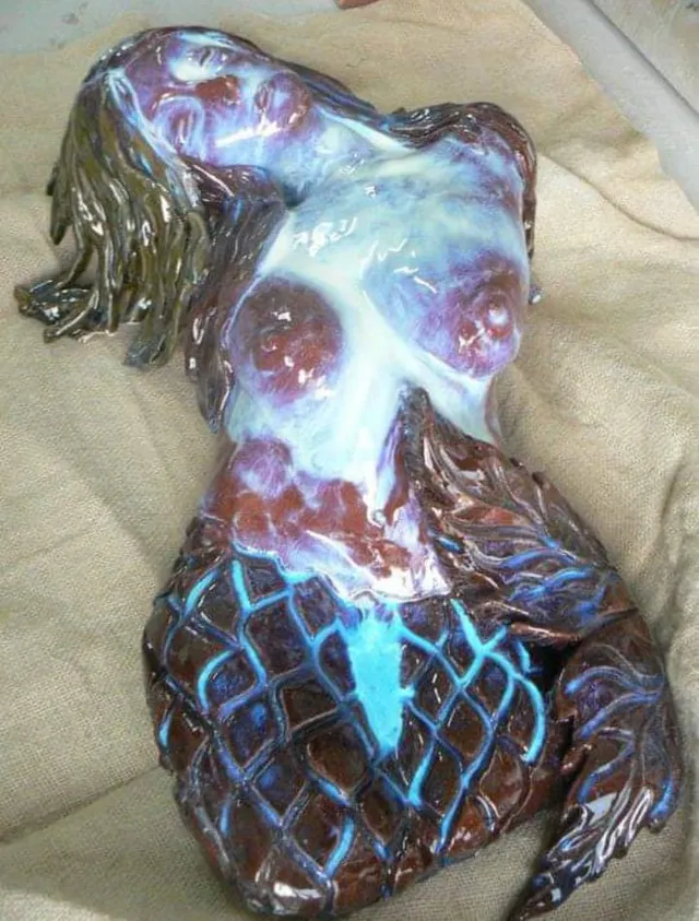 Raffaela Russo Sirena in ceramica 01 scultura marina dipinta a mano