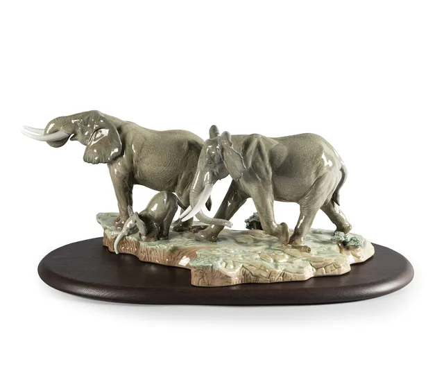 Lladró Una Sosta Lungo il Cammino Scultura Elefante