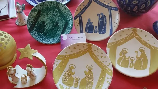 Raffaela Russo Natale piatti ceramica natalizi dipinti a mano