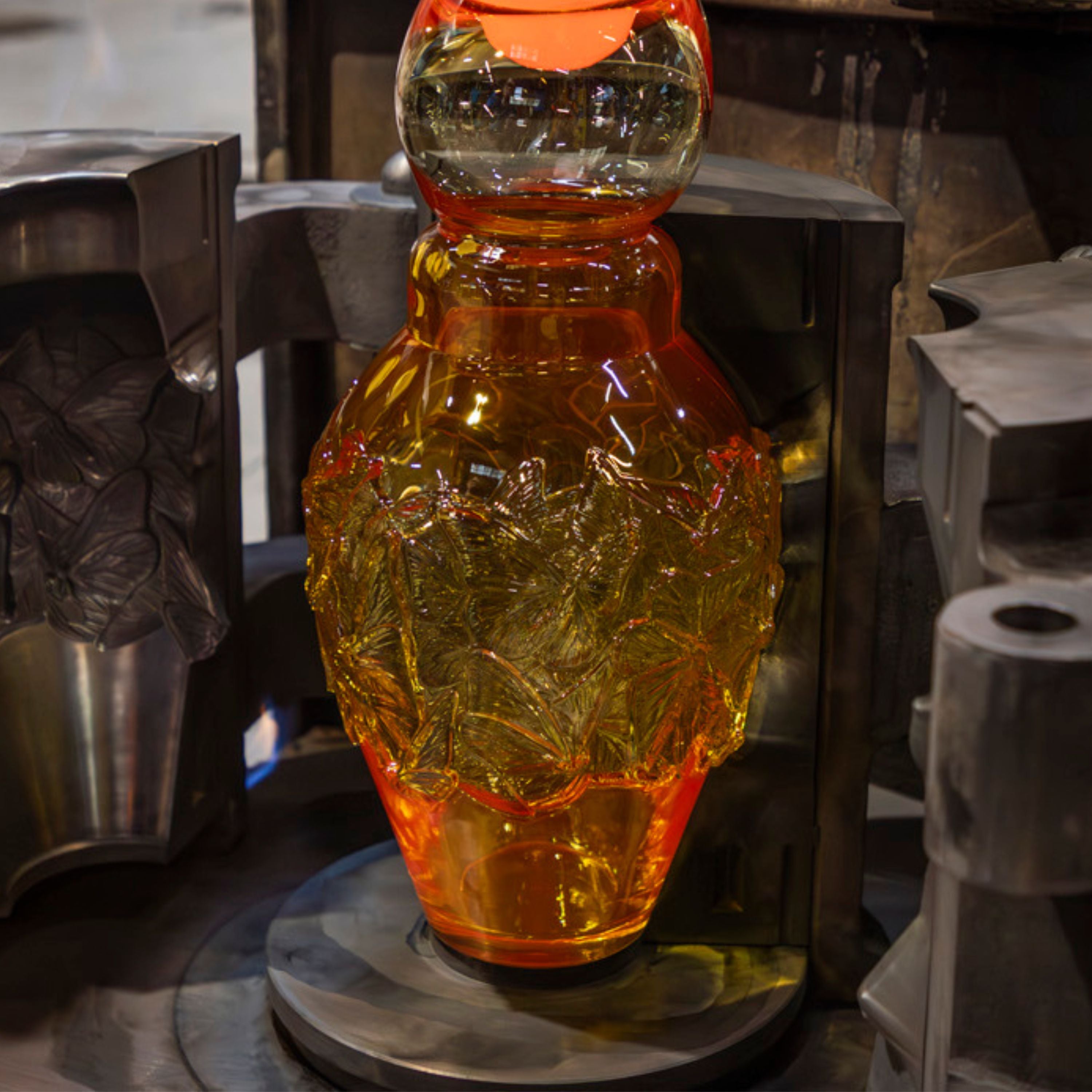 René Lalique Papillons vaso in cristallo taglia M farfalle
