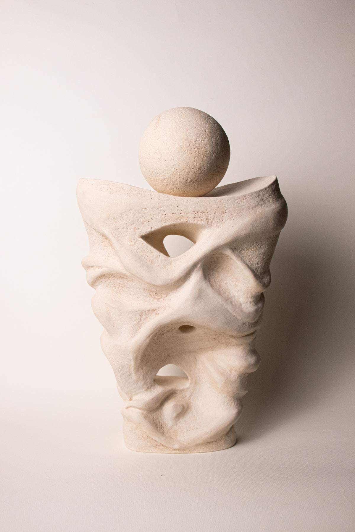 ClaireLune Limen Untitled V scultura gres crema 35 cm pezzo unico