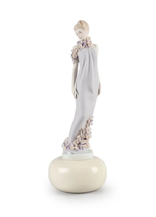 Lladró Haute Allure Donna Figura Porcellana Sofisticato