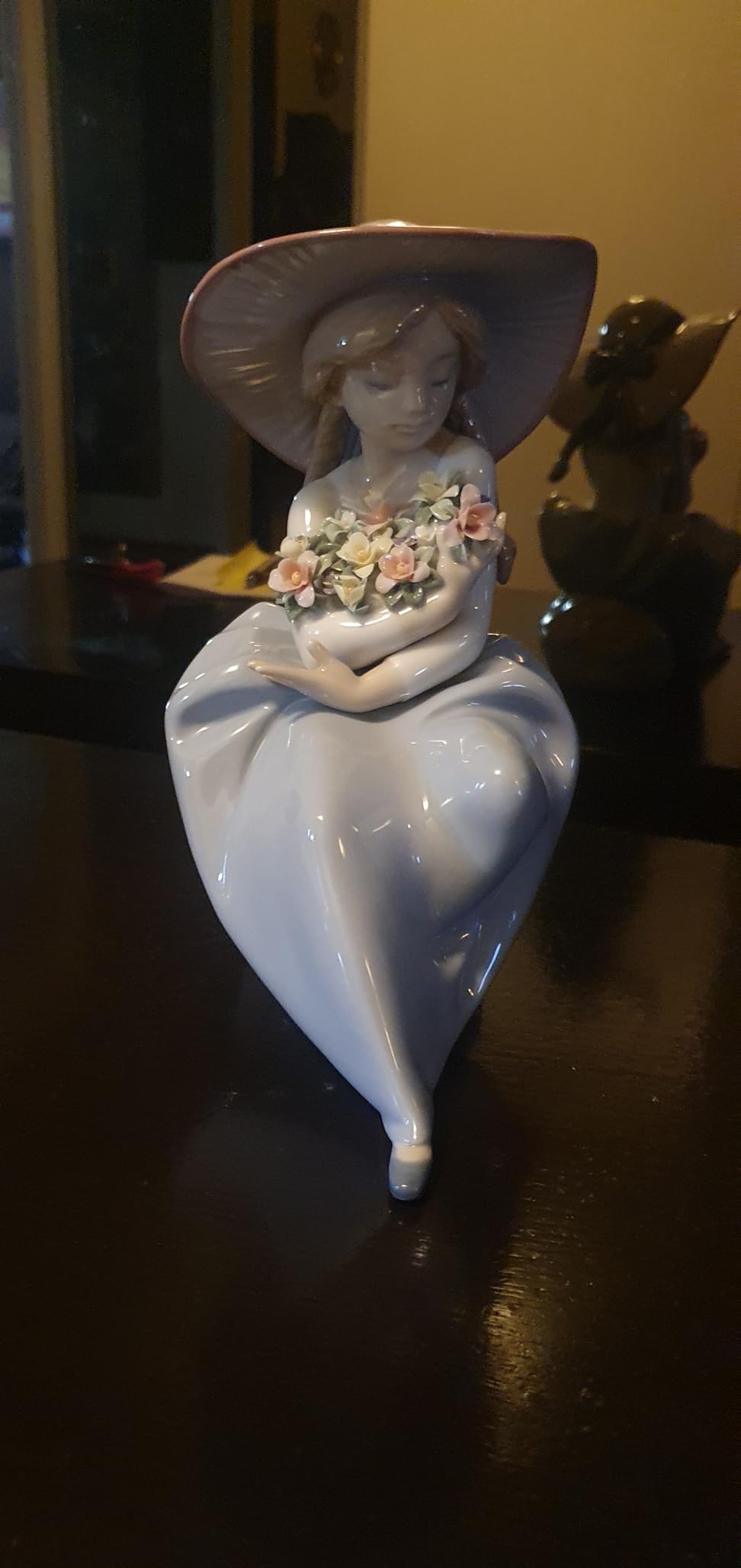 Lladró Sculture Bimba Con Fiori Figurina Porcellana Fatta a Mano