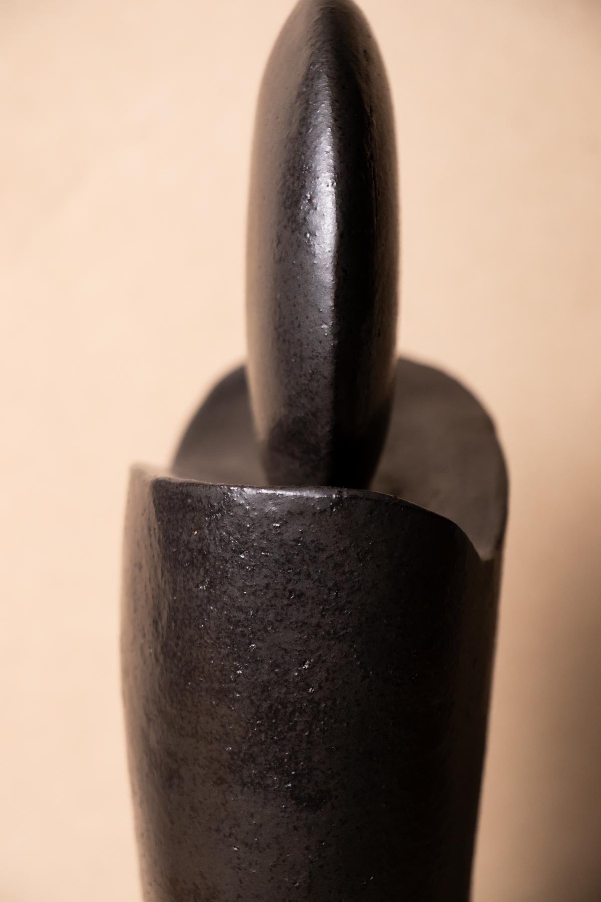 ClaireLune Luna Nuova II scultura in grès nero 27,5 cm