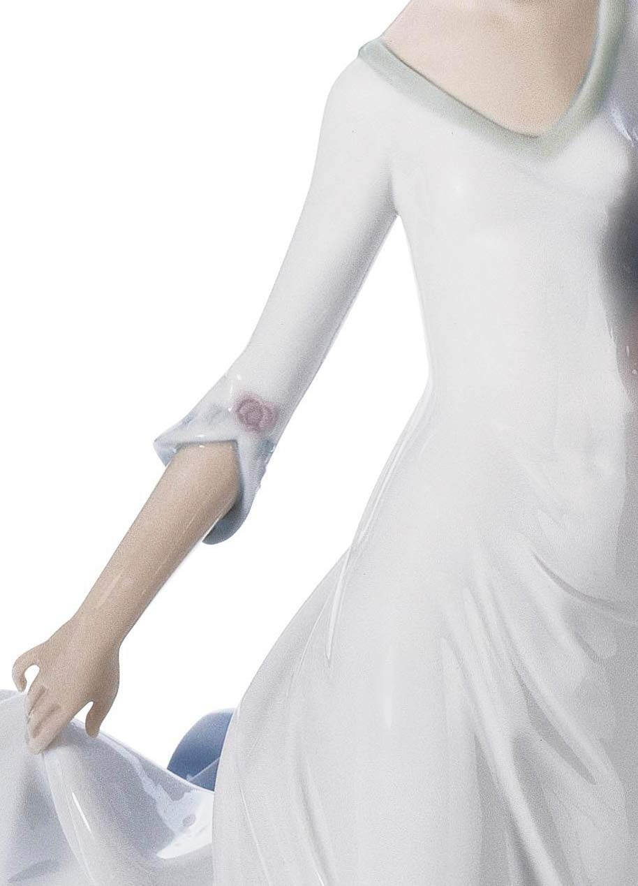 Lladró Sculture Attimi di Sogno figurina donna porcellana fatta a mano
