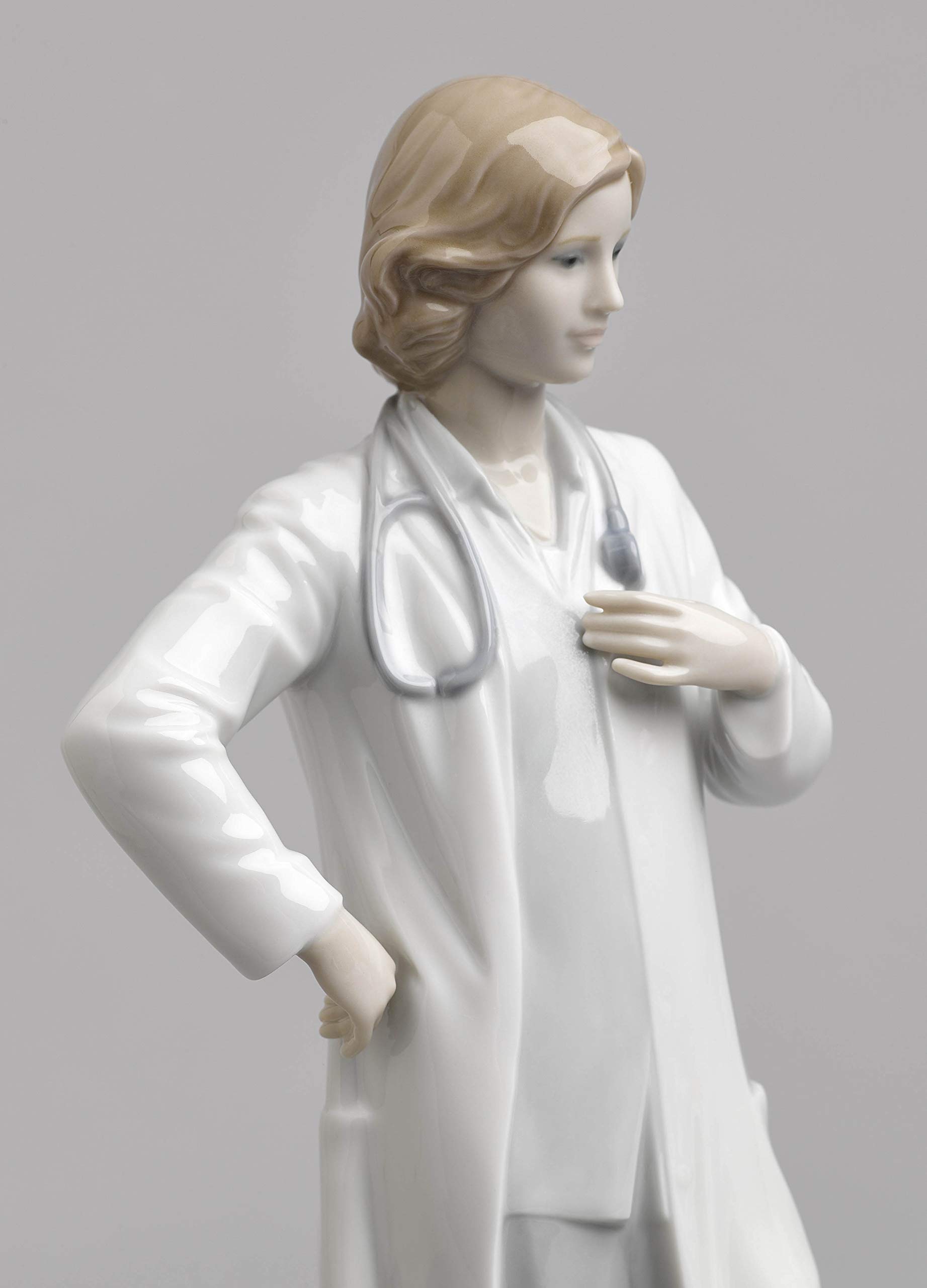 Lladró Sculture Dottoressa statuetta medico porcellana laurea