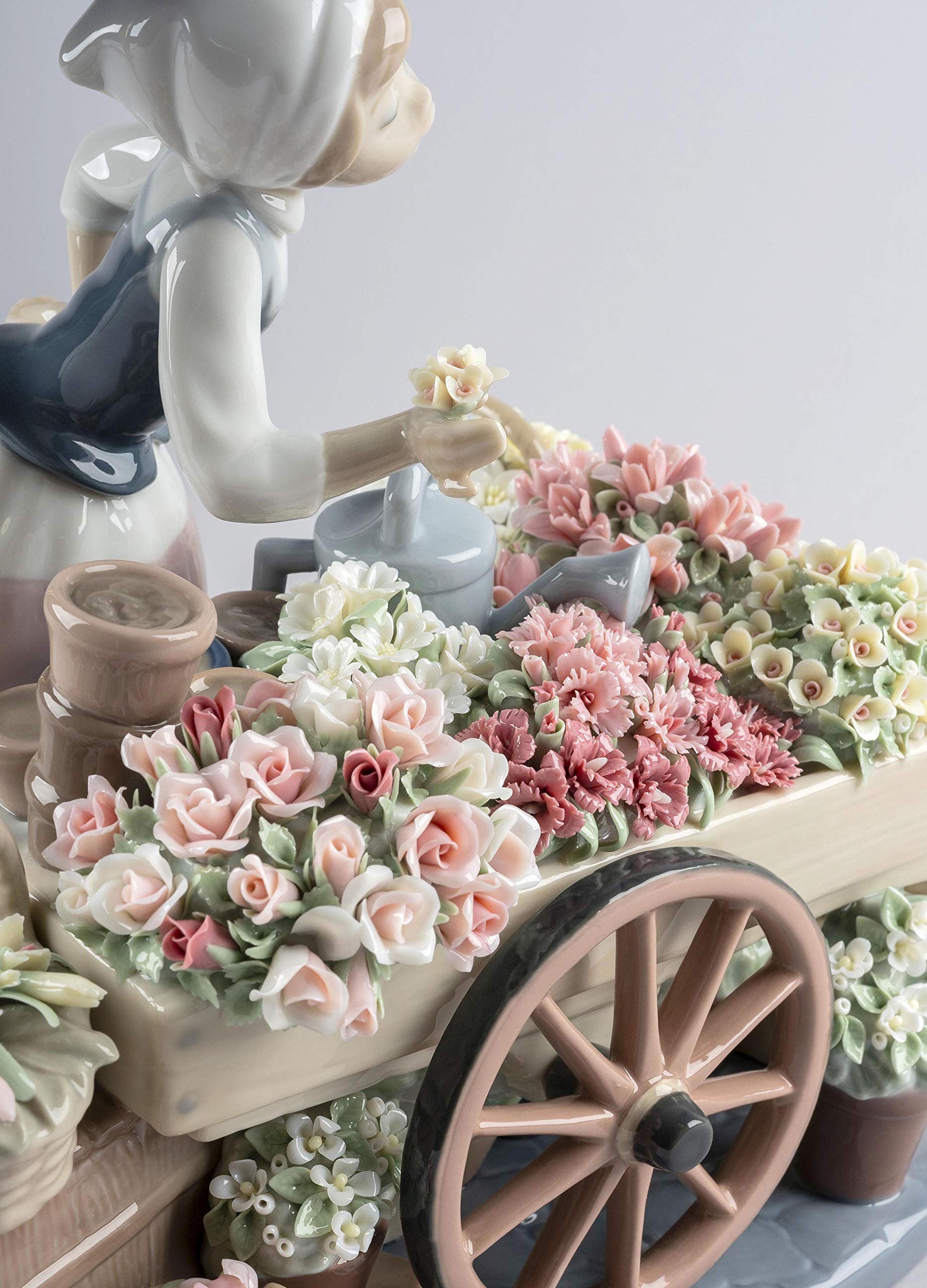 Lladró Donna Fioraia scultura alta porcellana fiori