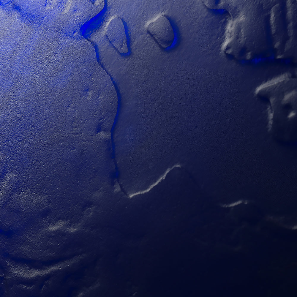 Lalique La Terre Bleue Yves Klein scultura vetro blu