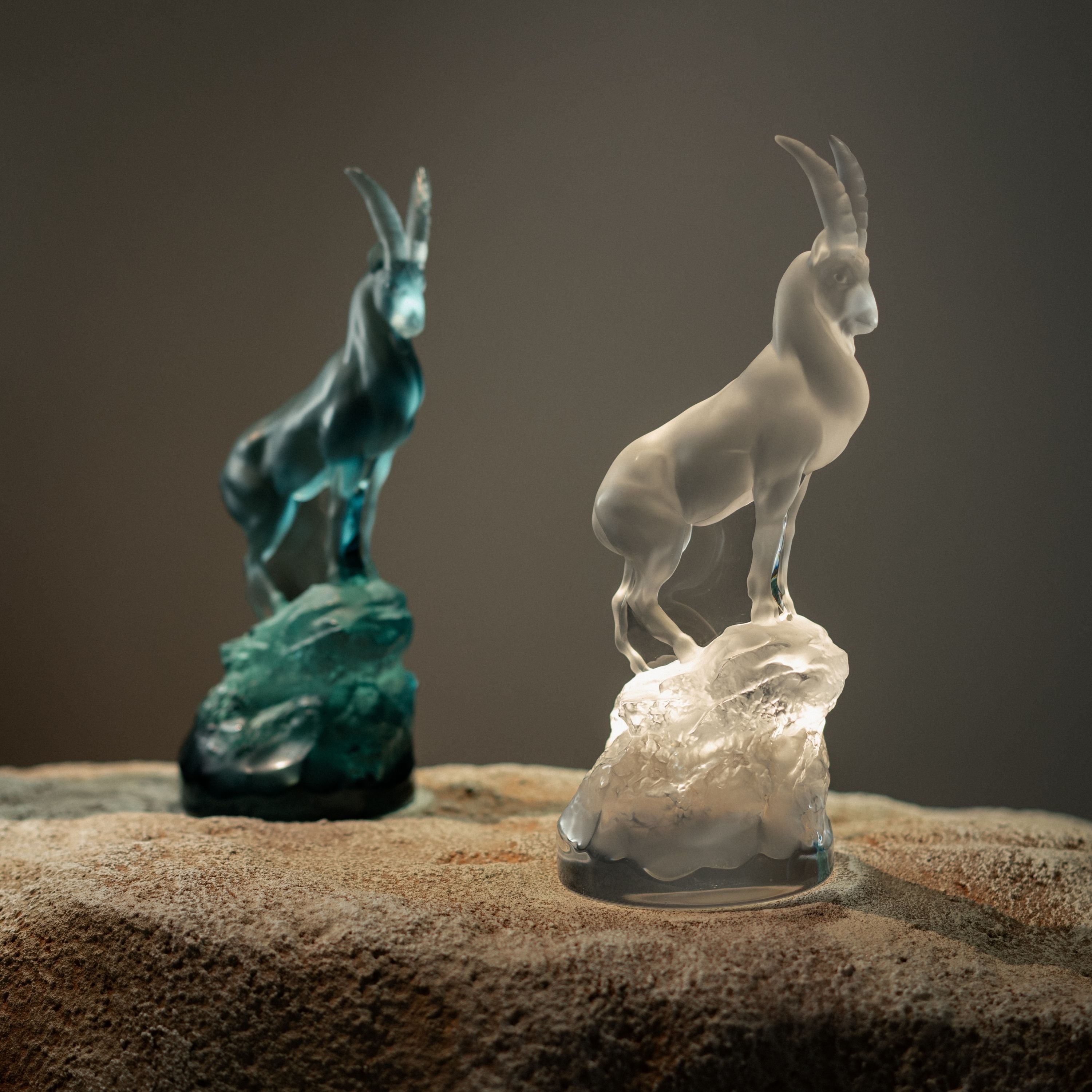Lalique Ibex scultura stambecco cristallo blu Persepolis unica