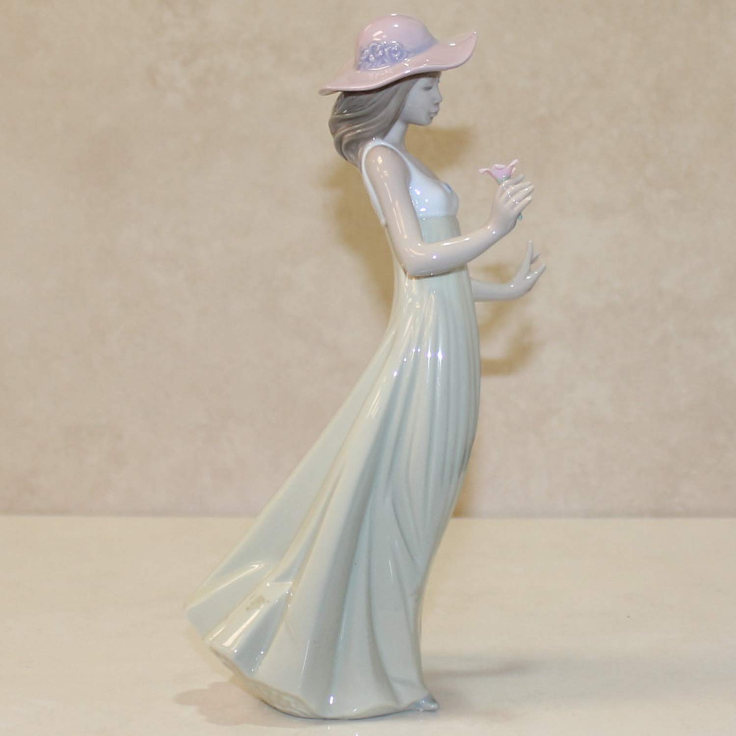 Lladró Nao 01158 Brezza Delicata statuetta ragazza 25,4 cm