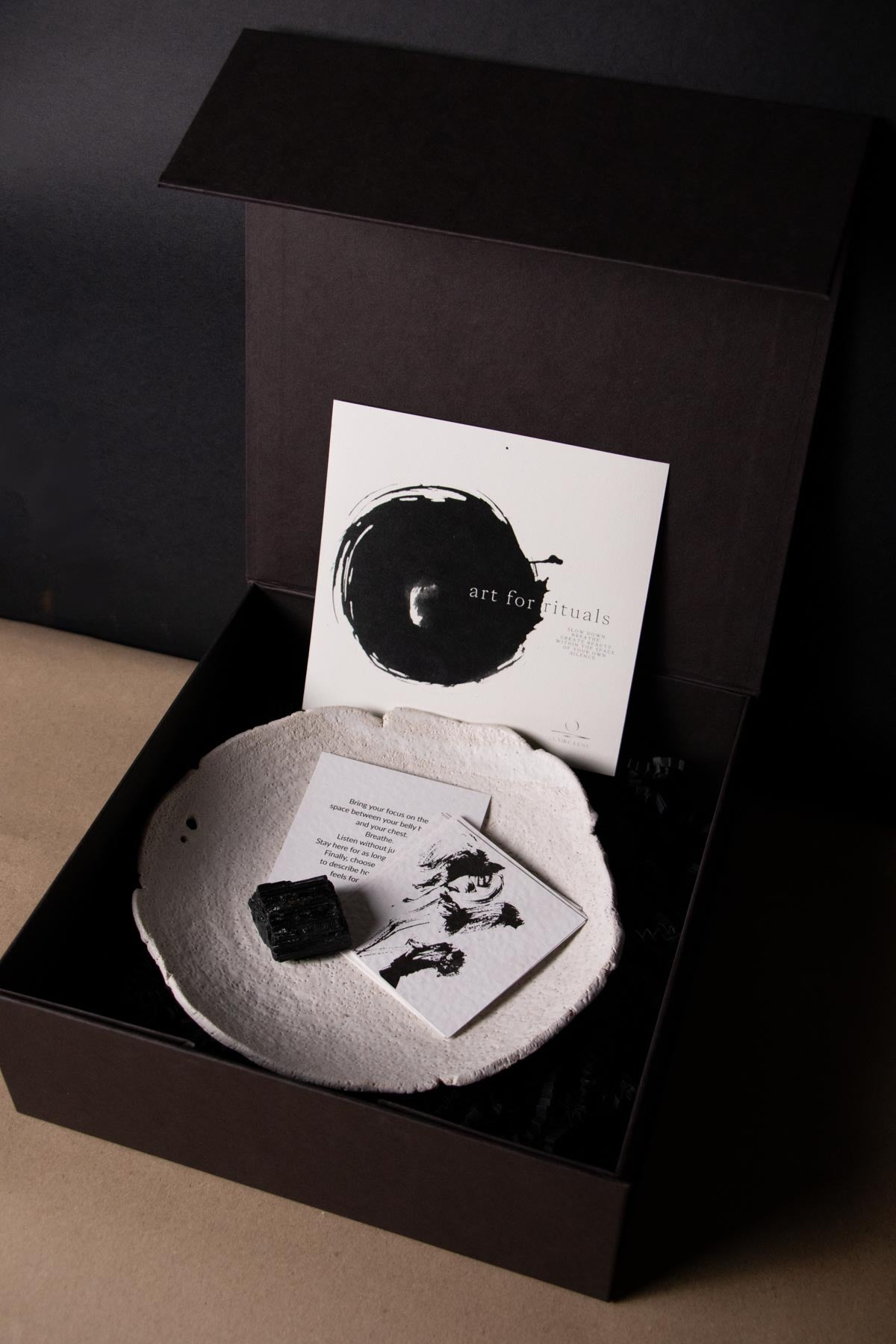 ClaireLune Ritual Kit Untitled I piatto gres bianco tormalina