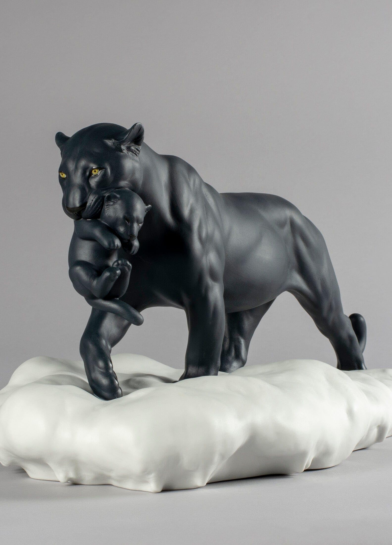 Lladró Pantera nera con cucciolo scultura in porcellana