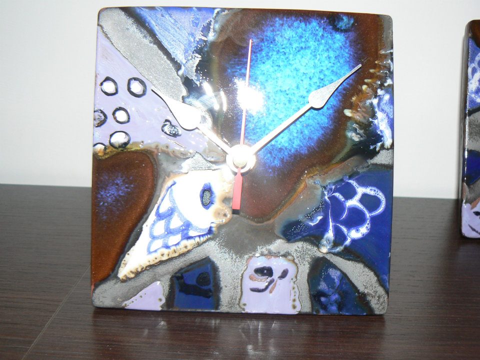 Raffaela Russo Arredo orologio in ceramica 03 dipinto a mano