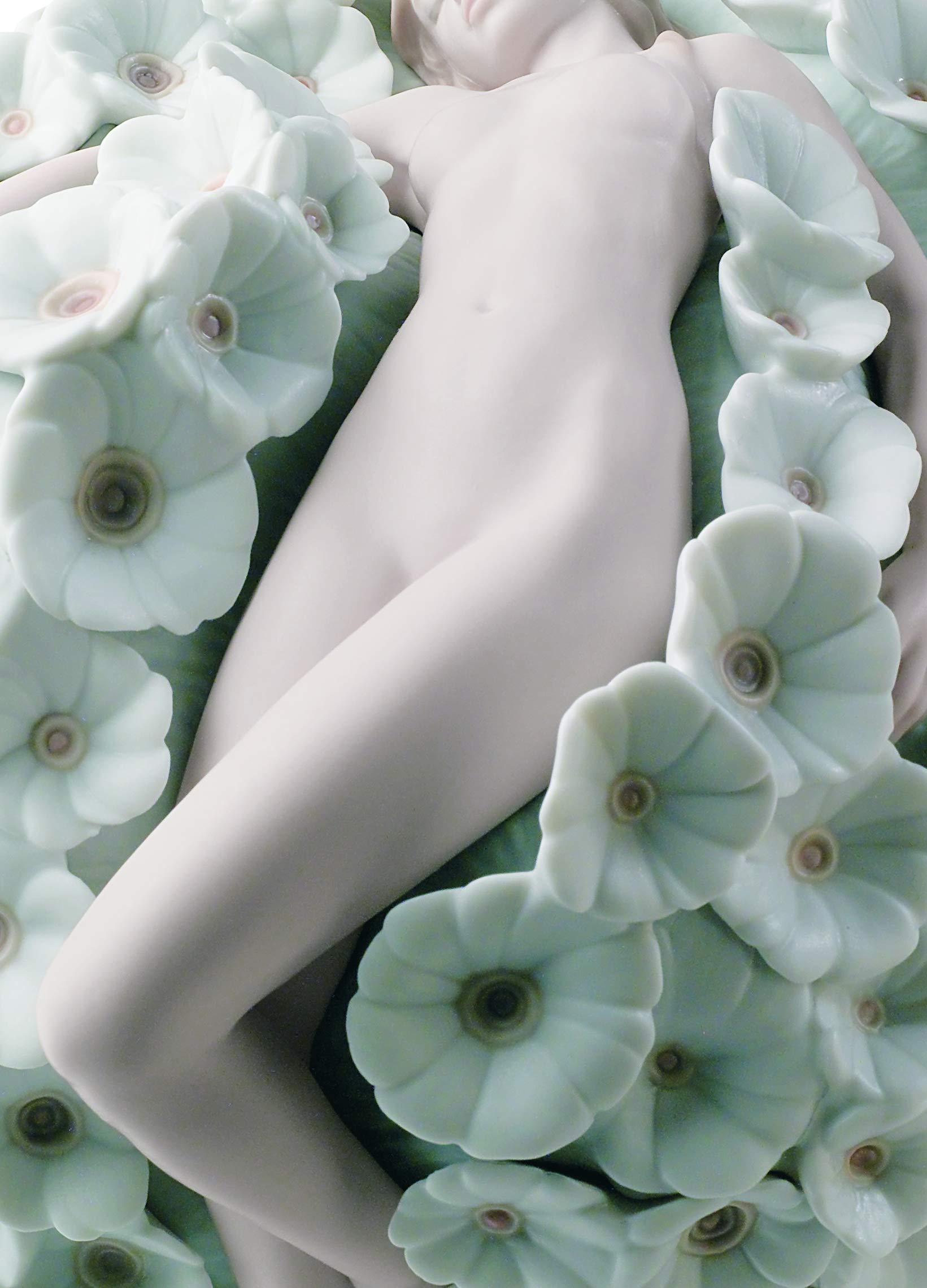 Lladró Sogno tra i Fiori figurina porcellana donna con fiori