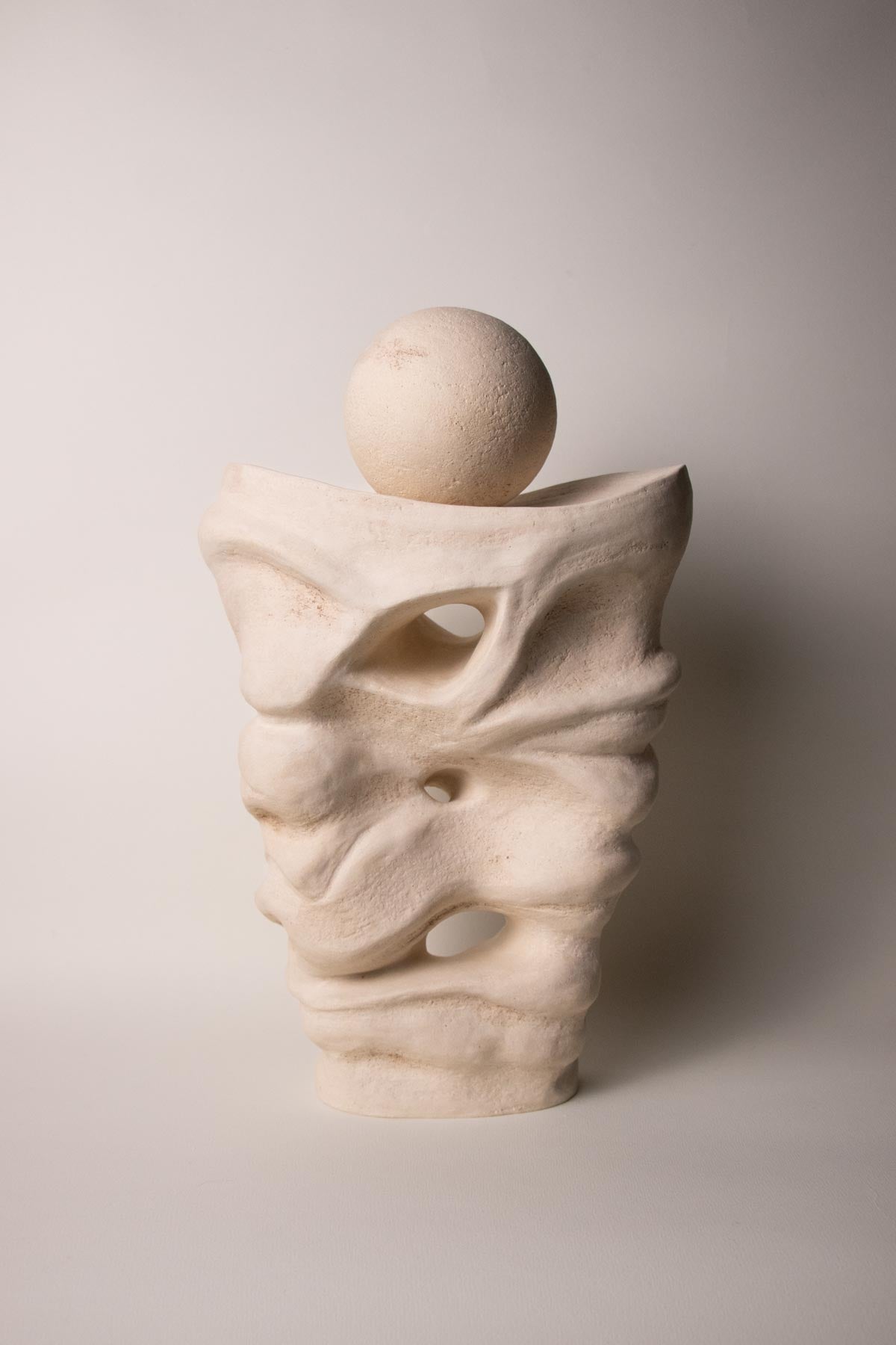 ClaireLune Limen Untitled V scultura gres crema 35 cm pezzo unico