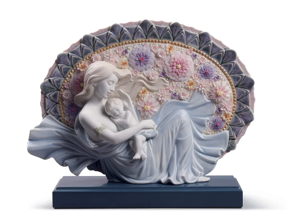 Lladró Il Fiorire della Vita figura madre porcellana