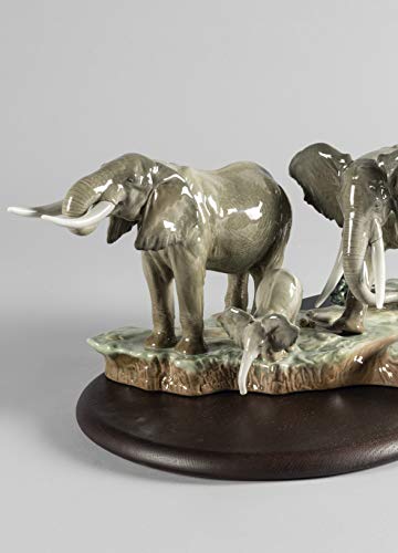 Lladró Una Sosta Lungo il Cammino Scultura Elefante