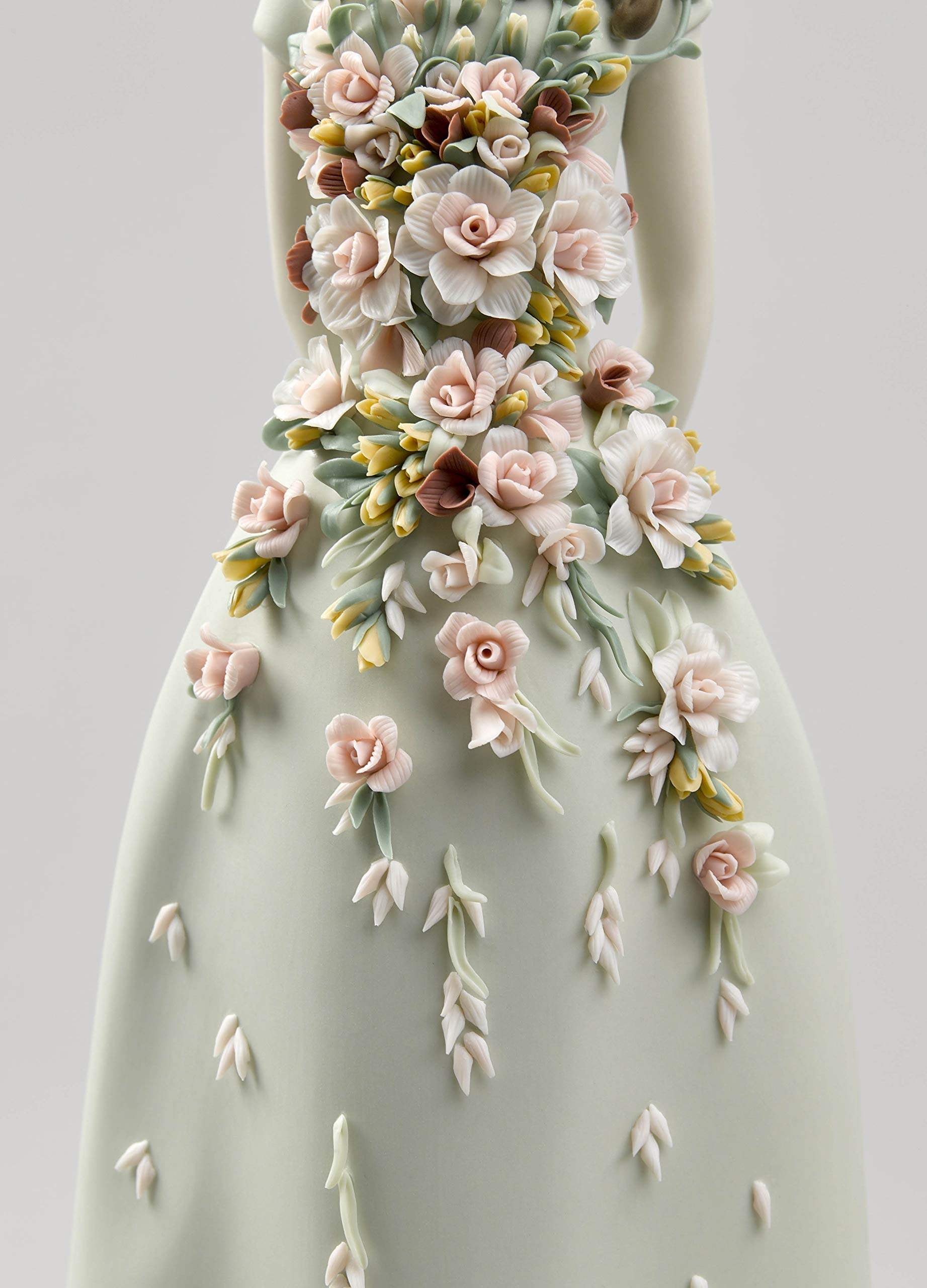 Lladró Haute Allure Dolce Eleganza Scultura Donna Limitata
