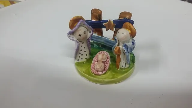 Raffaela Russo Sacra Famiglia presepe ceramica dipinto a mano