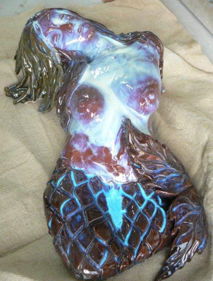 Raffaela Russo Sirena in ceramica 01 scultura marina dipinta a mano
