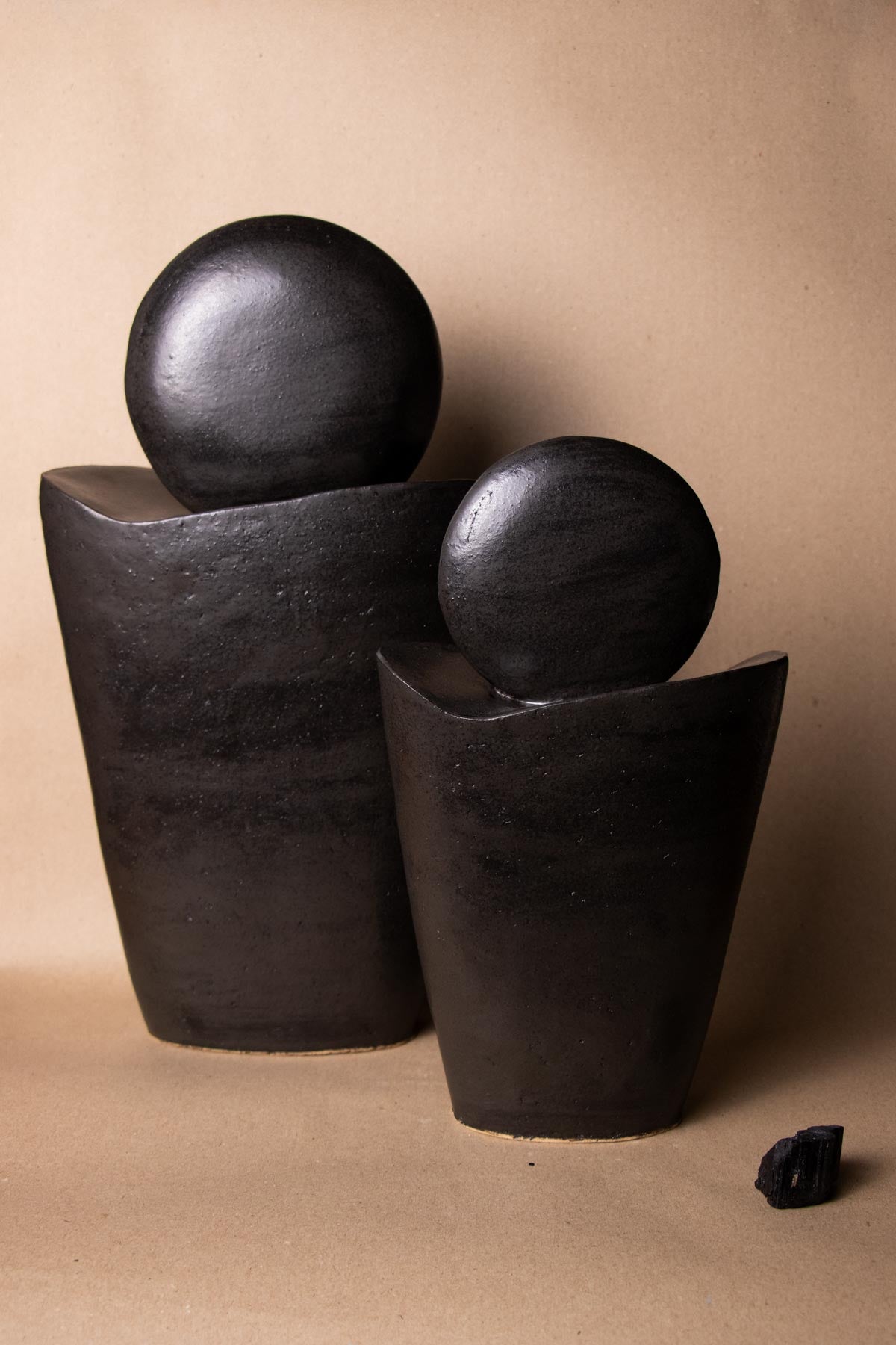 ClaireLune Luna Nuova II scultura in grès nero 27,5 cm