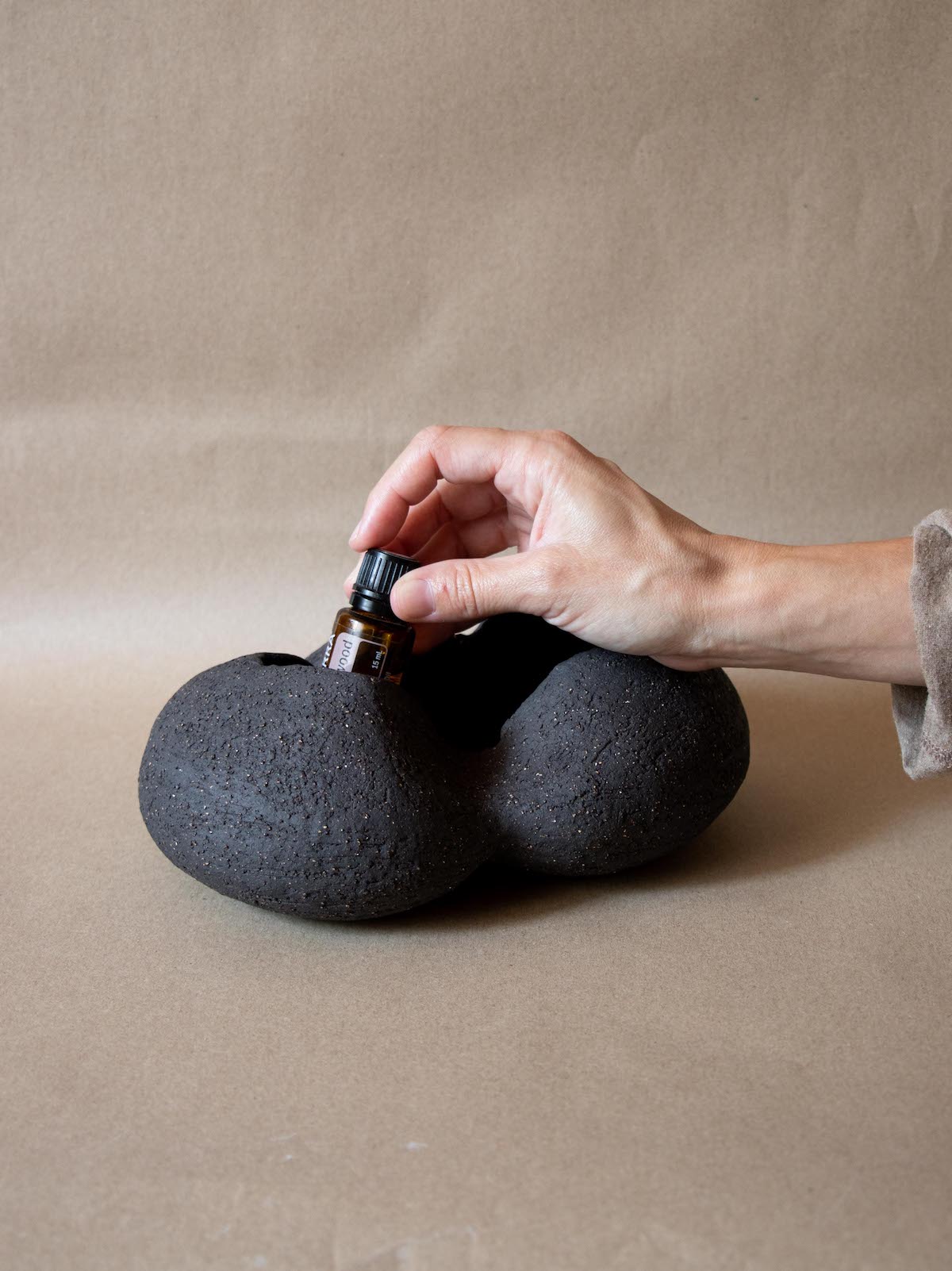 ClaireLune Ištar I scultura grès nero 22 cm