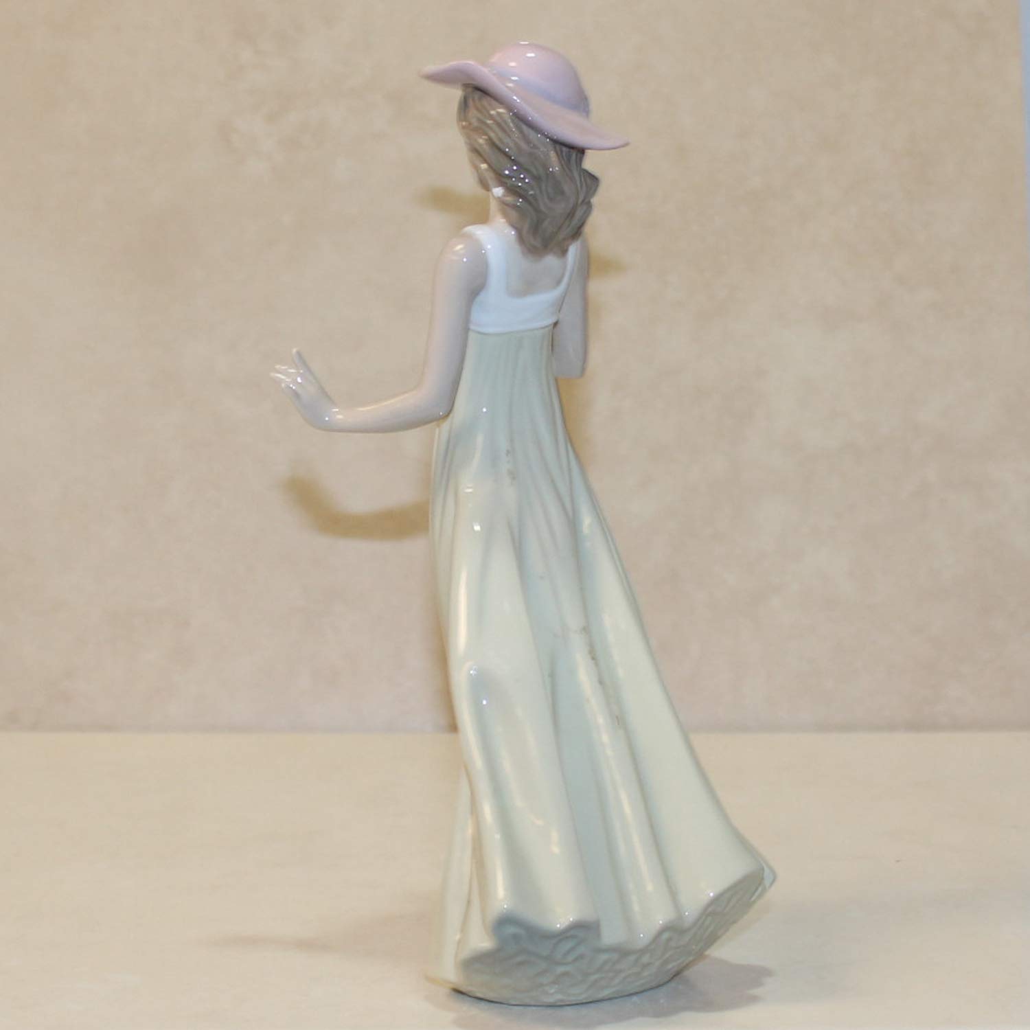 Lladró Nao 01158 Brezza Delicata statuetta ragazza 25,4 cm