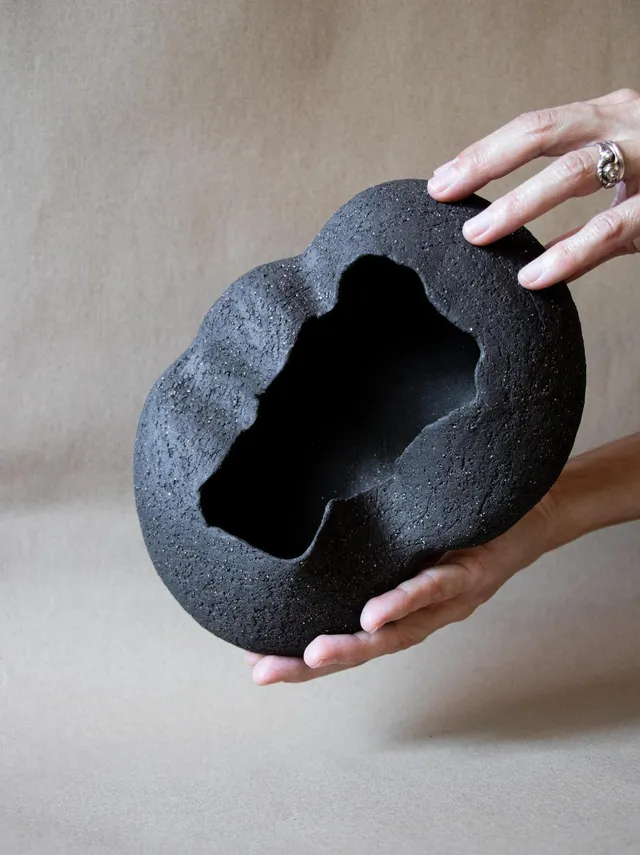 ClaireLune Ištar I scultura grès nero 22 cm