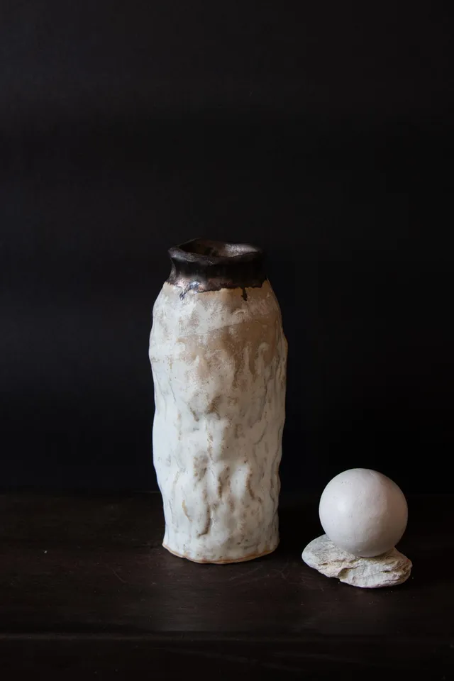 ClaireLune Yang I vaso decorativo bianco grès con sfera
