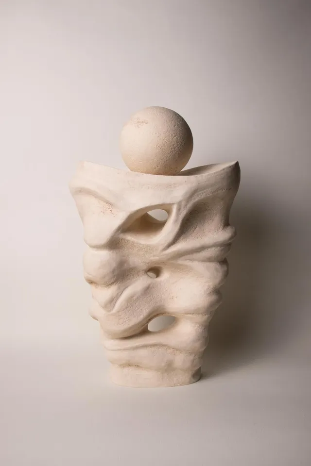 ClaireLune Limen Untitled V scultura gres crema 35 cm pezzo unico