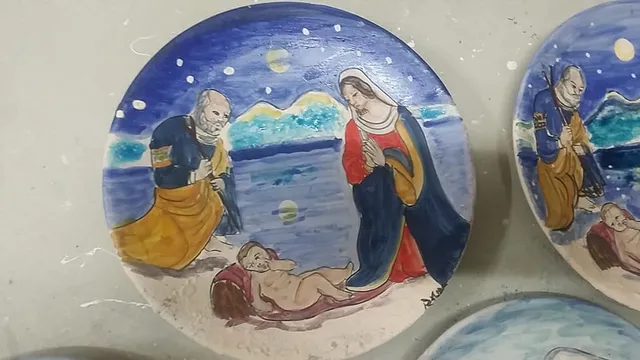 Raffaela Russo Piatto di Natale in ceramica natalizio dipinto a mano