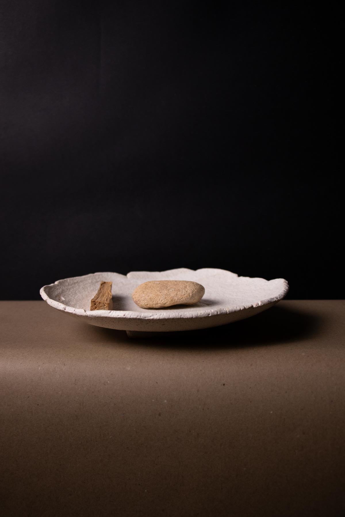ClaireLune Ritual Kit Untitled I piatto gres bianco tormalina