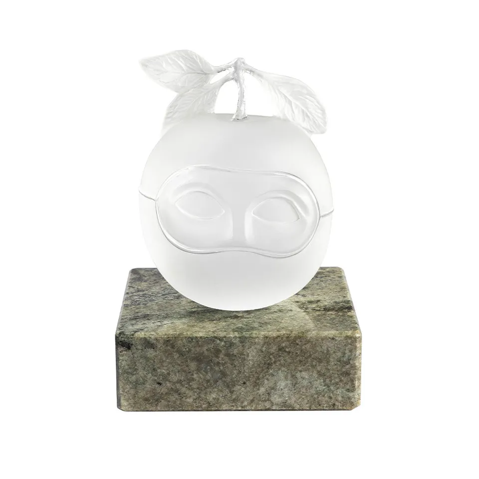 Lalique Art Le Prêtre marié scultura mela sinistra 2023