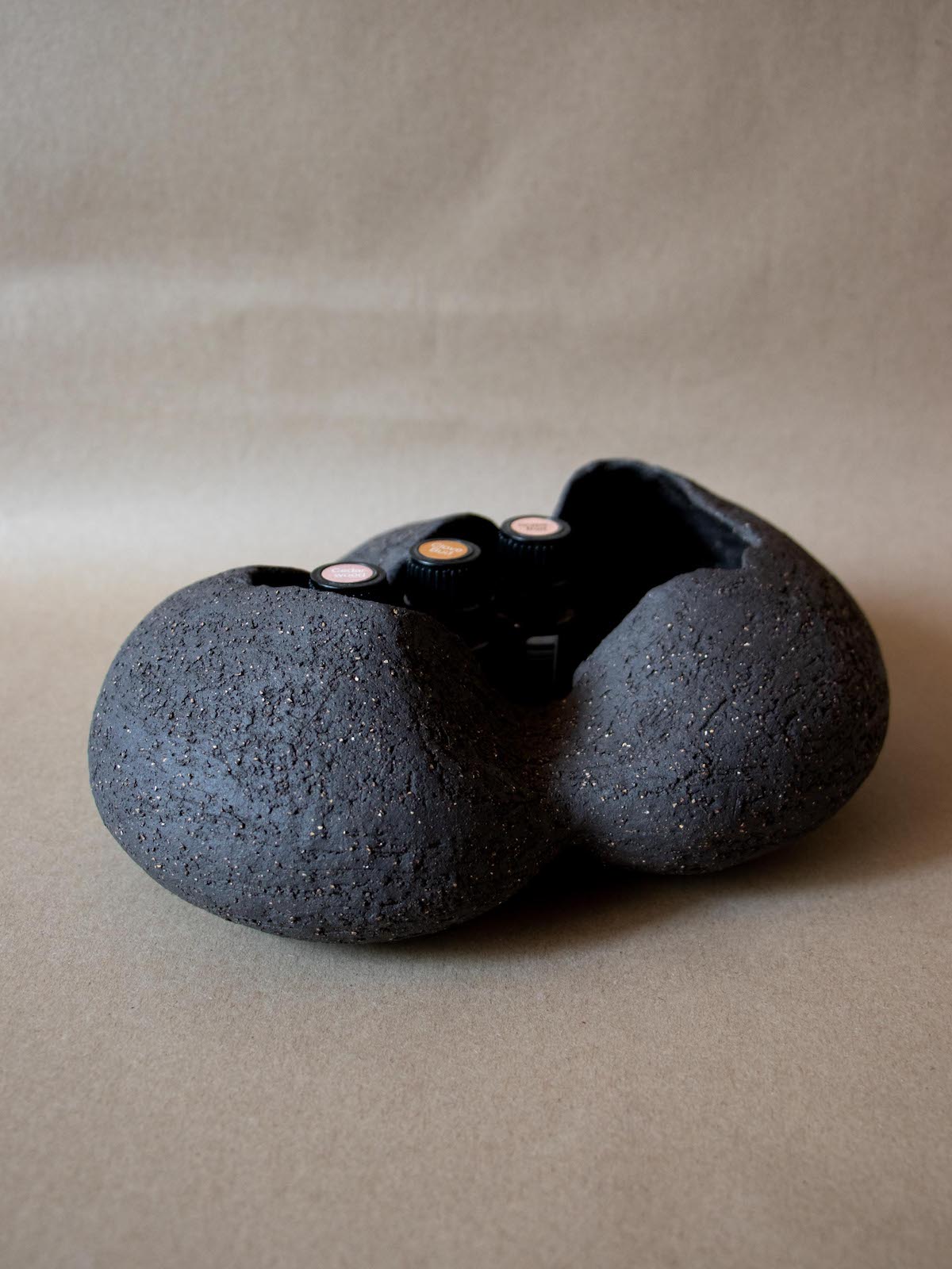 ClaireLune Ištar I scultura grès nero 22 cm
