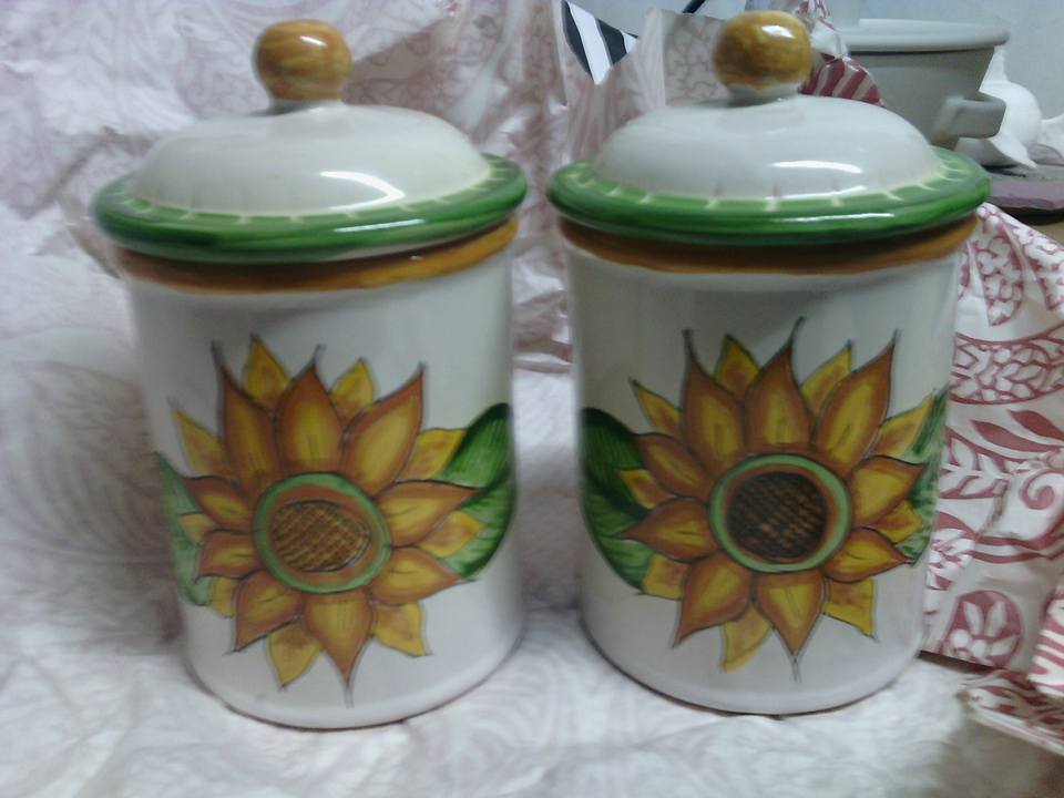 Raffaela Russo Stoviglieria Barattoli in ceramica dipinti a mano cucina
