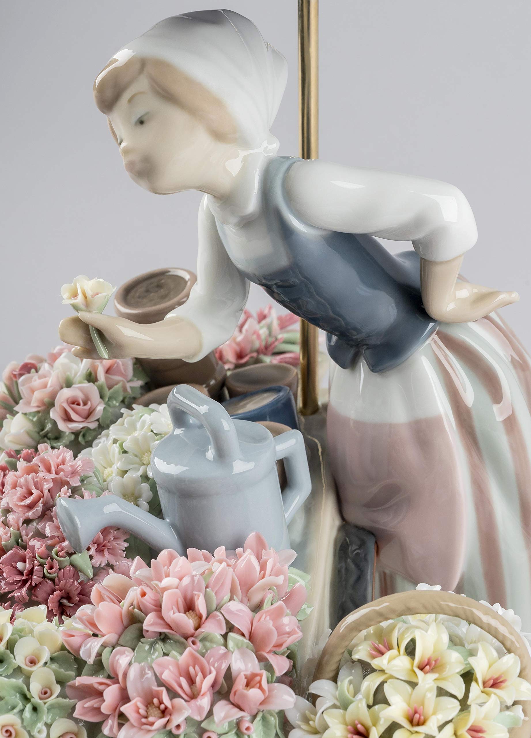 Lladró Donna Fioraia scultura alta porcellana fiori