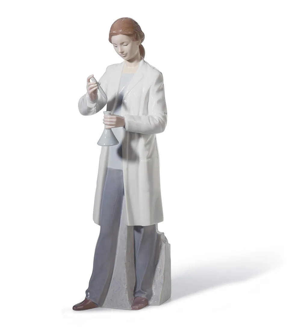 Lladró Sculture Donna nel Laboratorio Figurina Scienziata