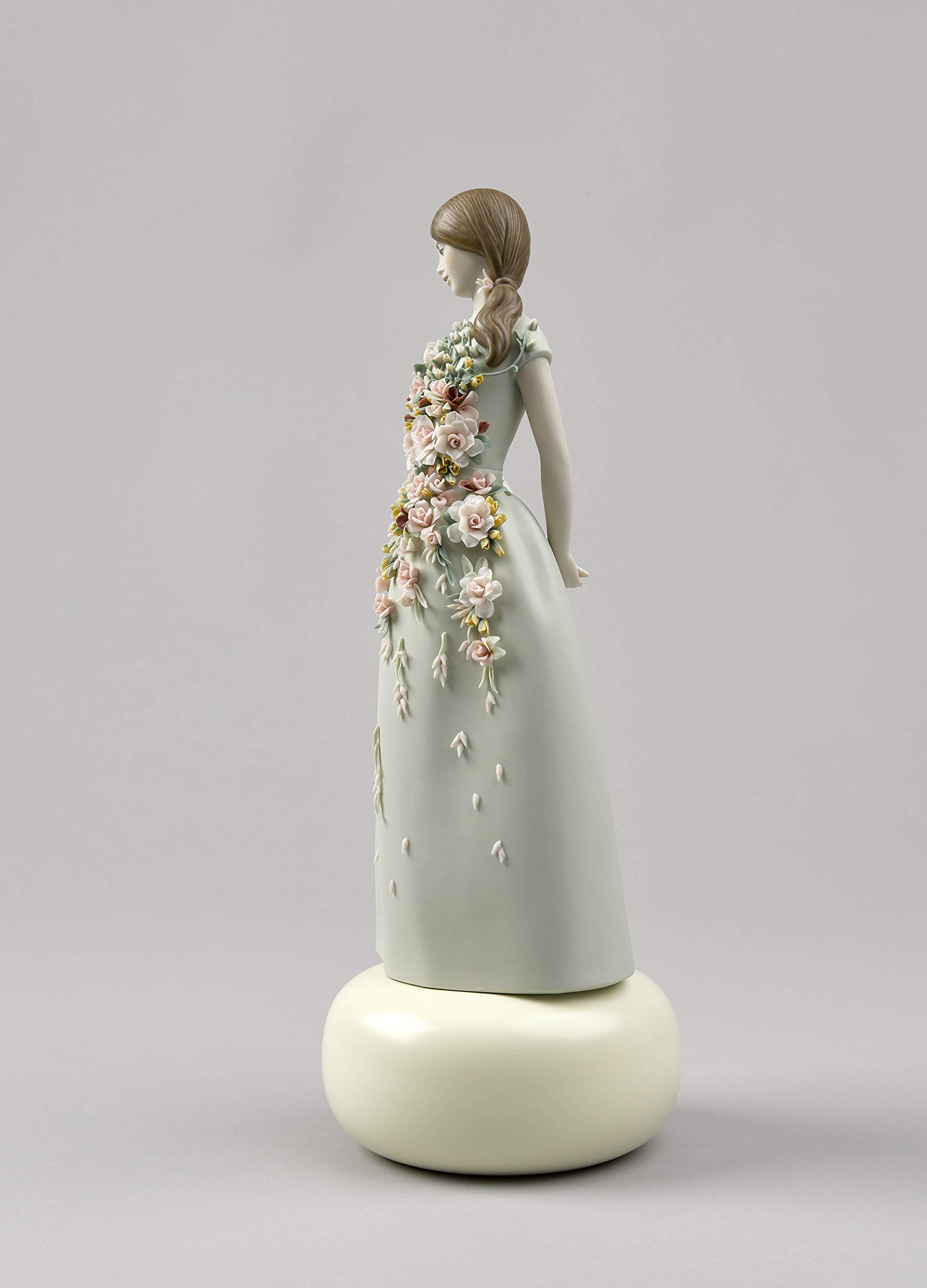 Lladró Haute Allure Dolce Eleganza Scultura Donna Limitata
