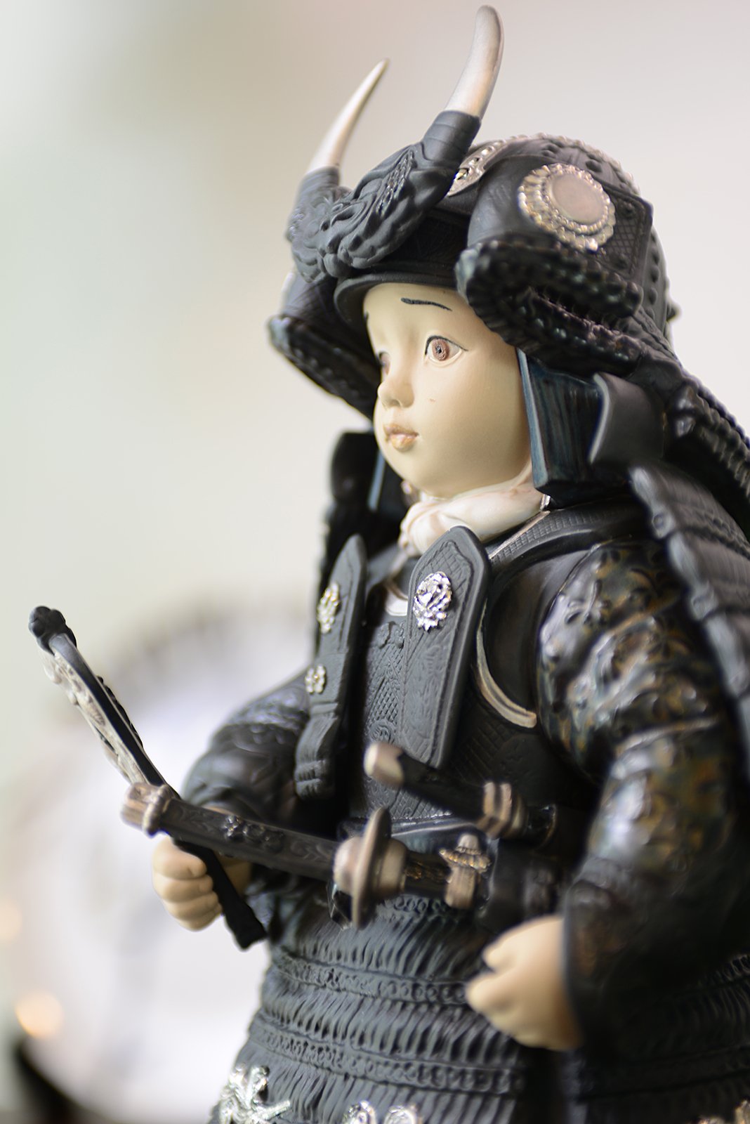 Lladró Alta Porcellana Bambino Samurai scultura lustro argento
